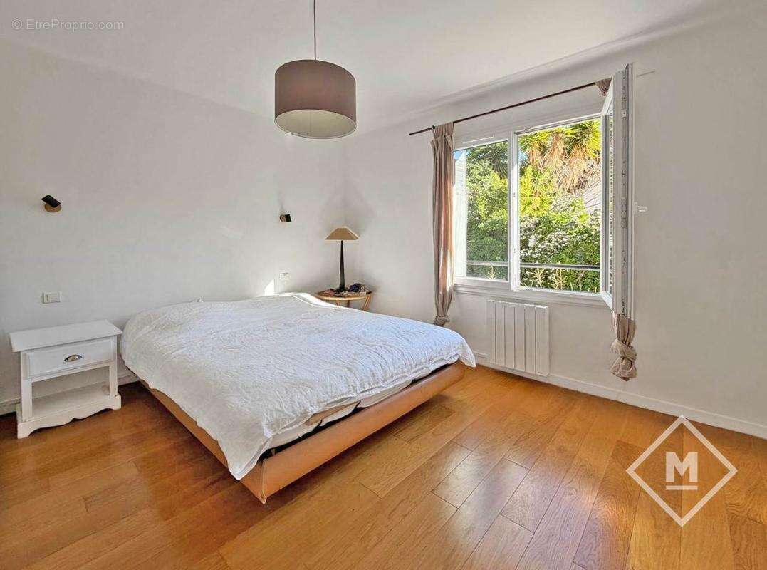 Appartement à MARSEILLE-7E