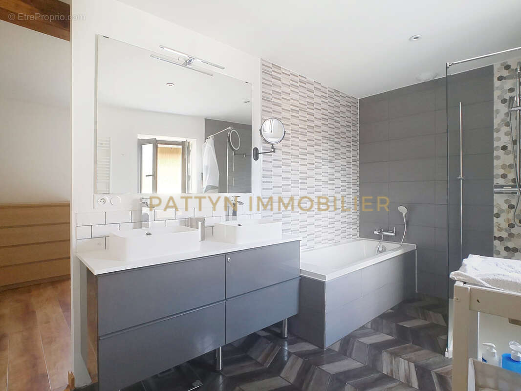 Maison à SAINTE-EUPHEMIE