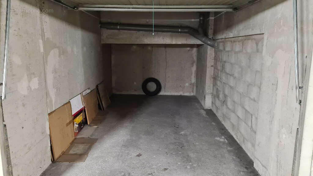 Parking à VILLEURBANNE