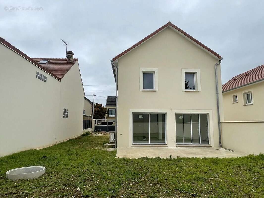 Maison à GOUSSAINVILLE