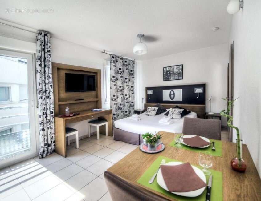 INVESTISSEMENT LOCATIF  ANTIBES  Résidence Le Maestria - 6,89 % de rentabilité - photo 2