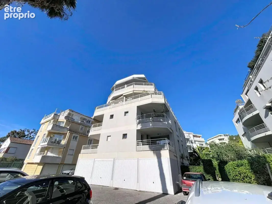 3/4 PIèces 100m² env. - Garage et Parking - photo 4