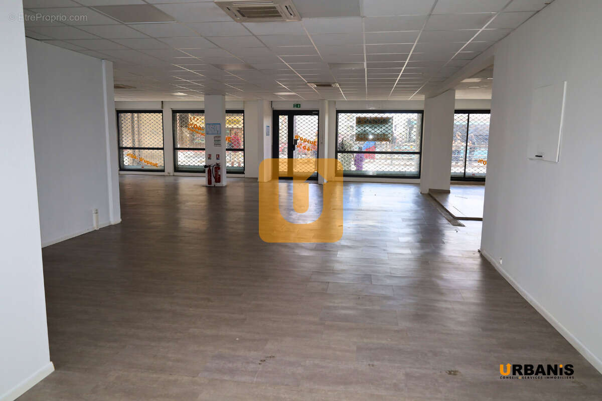 Commerce à SAINT-DENIS