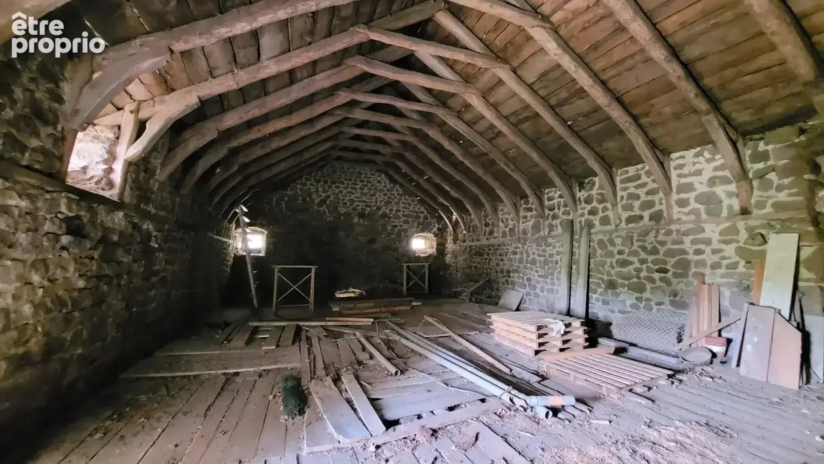 Ancienne ferme à rénover le Chambon sur Lignon 3600 m² de terrain - photo 3