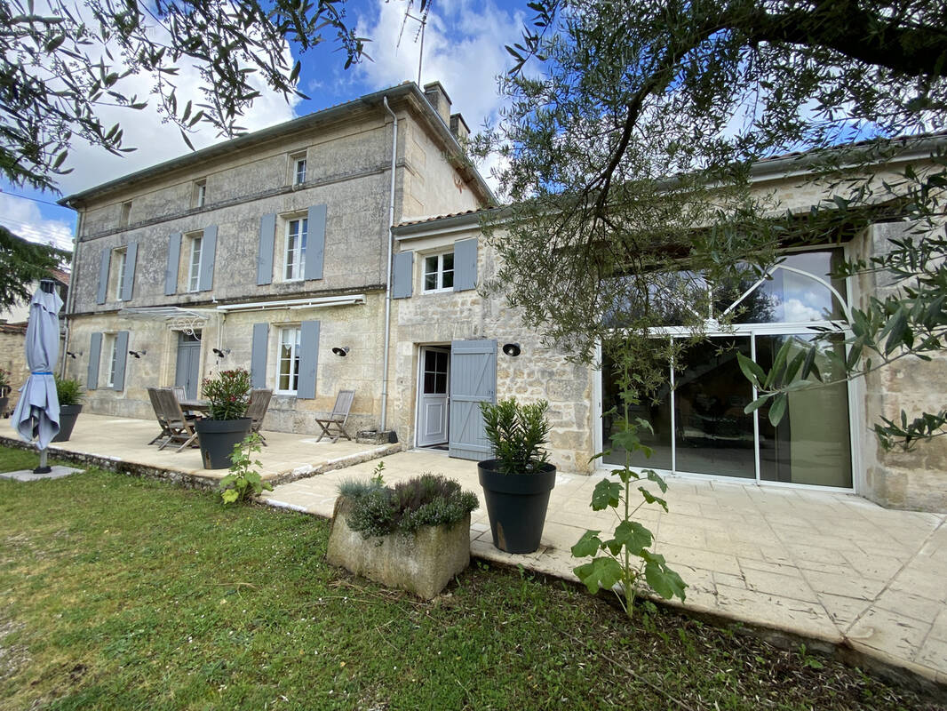 Maison à FLEAC