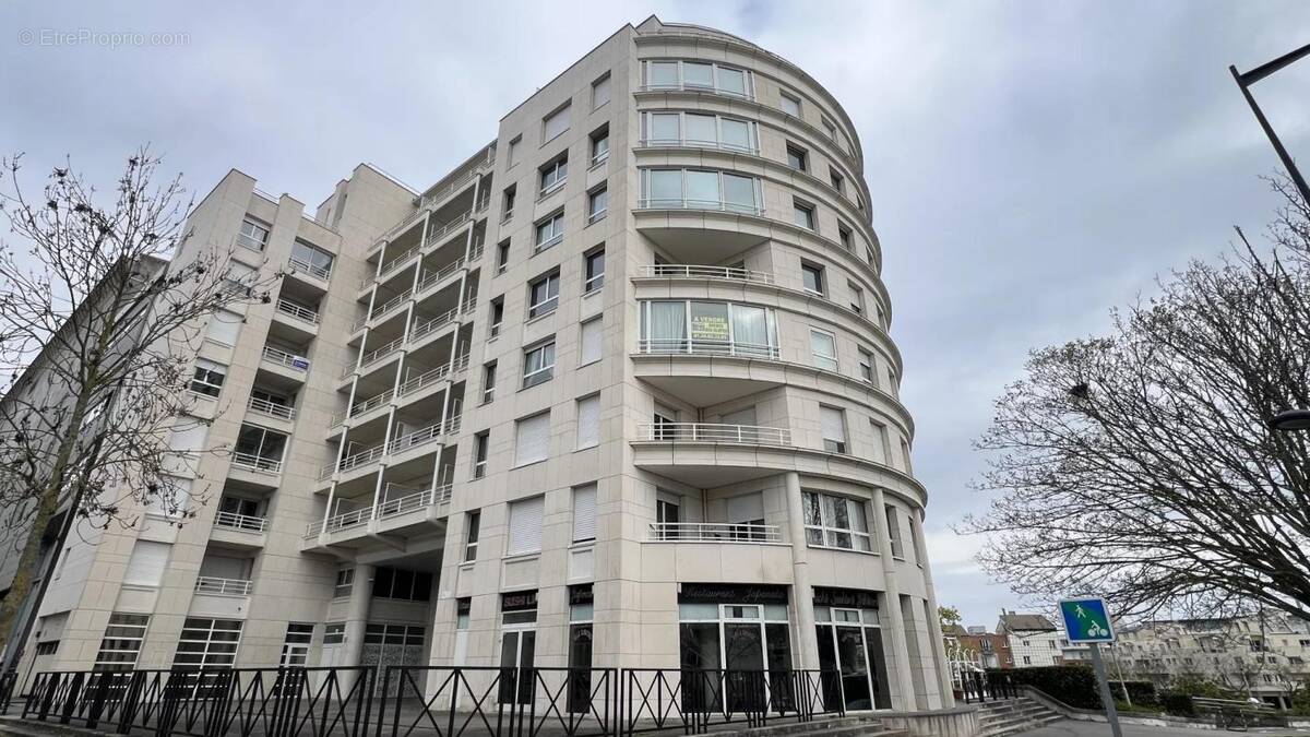 Appartement à MONTIGNY-LE-BRETONNEUX