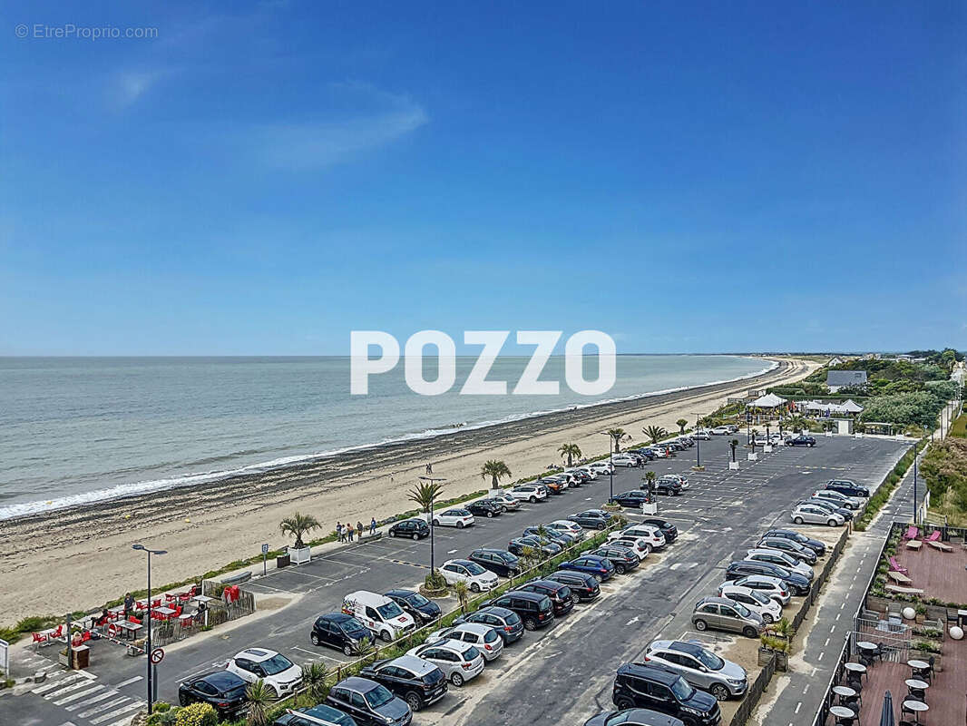 Appartement à DONVILLE-LES-BAINS