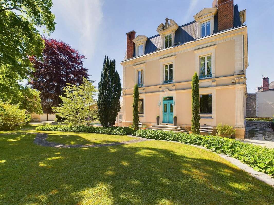 Maison à SAINT-JUNIEN