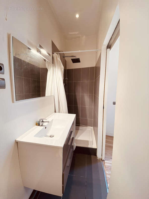 Appartement à MARSEILLE-2E