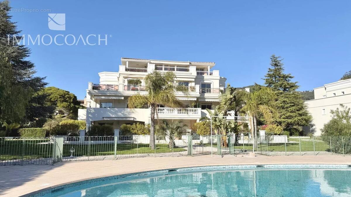 Appartement à CARQUEIRANNE