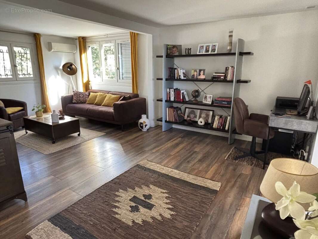 Maison à ROQUEBRUNE-SUR-ARGENS