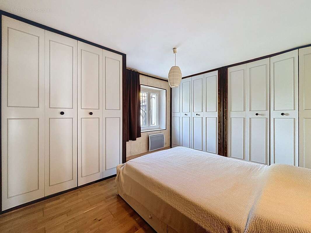 Maison à SAINT-SULPICE-DE-POMMERAY