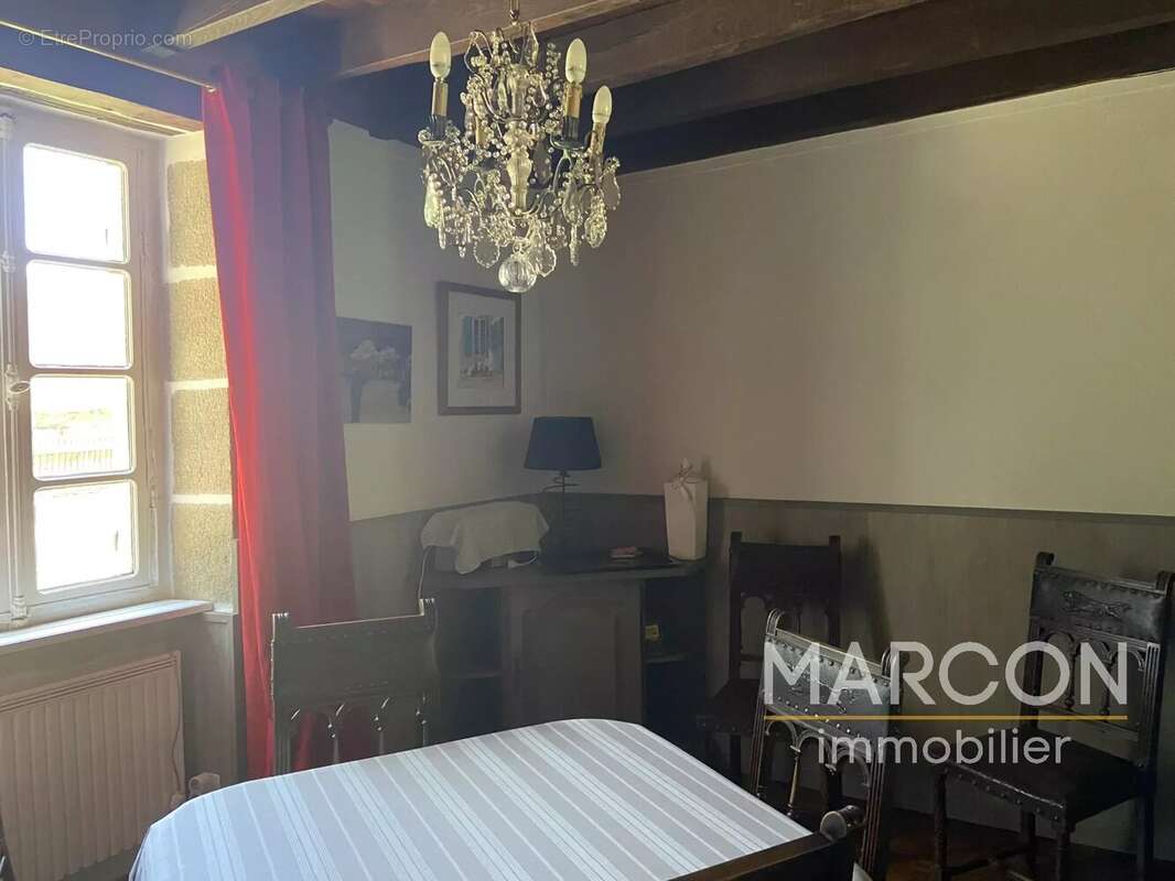 Maison à MAISON-FEYNE