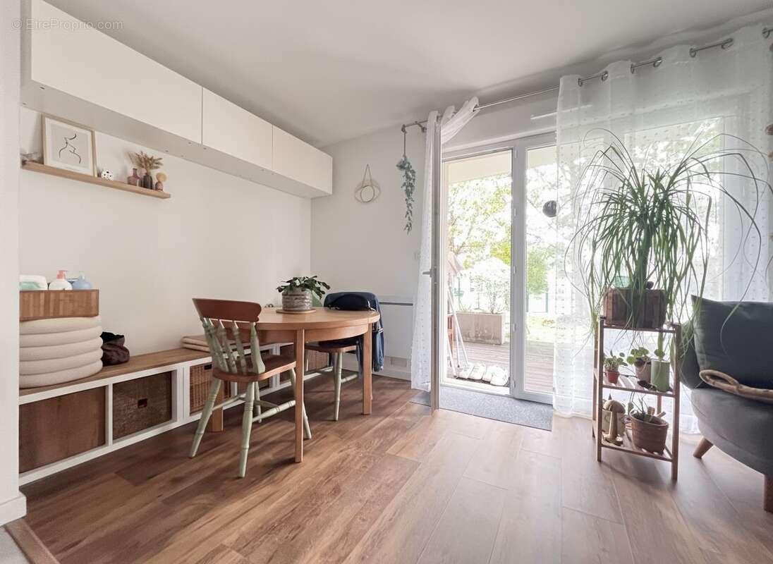 Appartement à LA MEZIERE