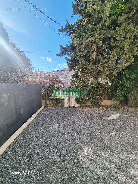 Exclusivité Frejus dans petite copropriété joli F3 de 68m en rez de jardin 246750€ dpe c - photo 4