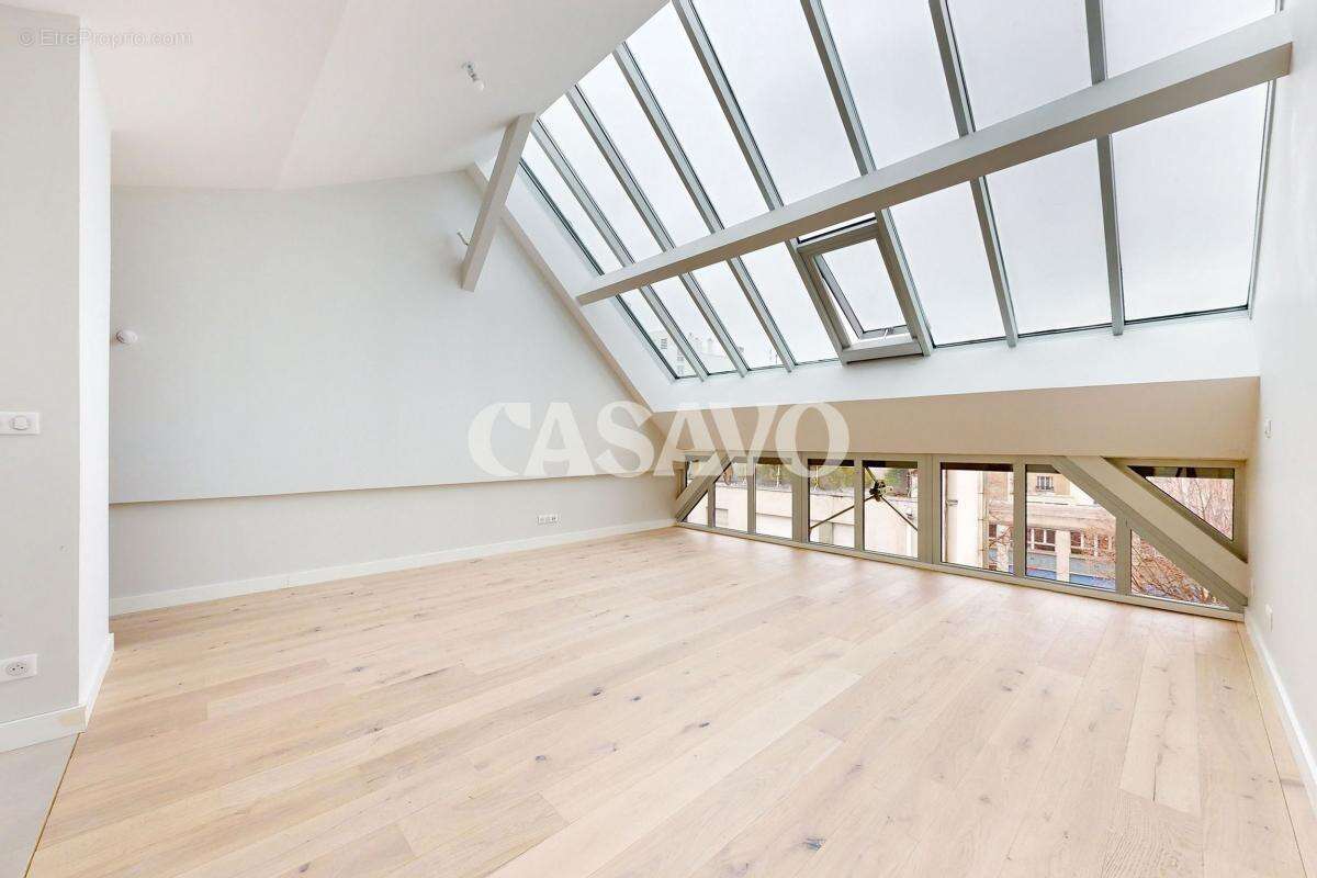 Appartement à PARIS-16E