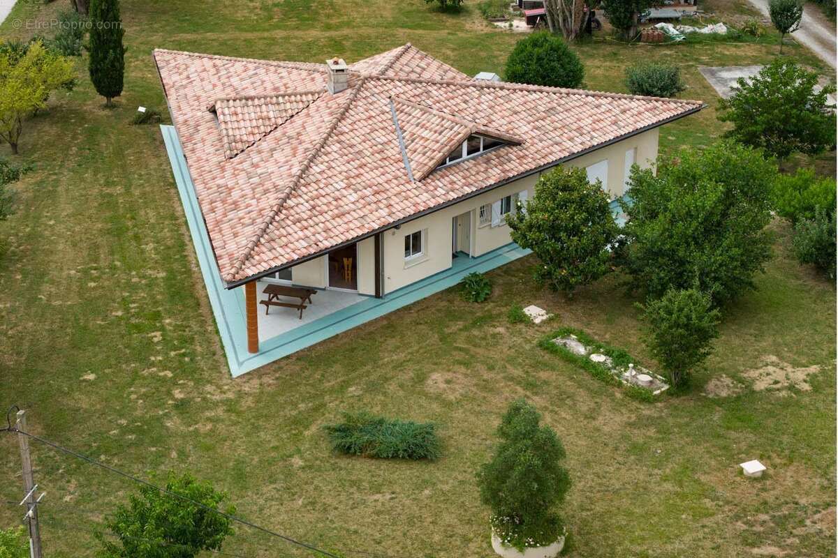 Maison à LANTA
