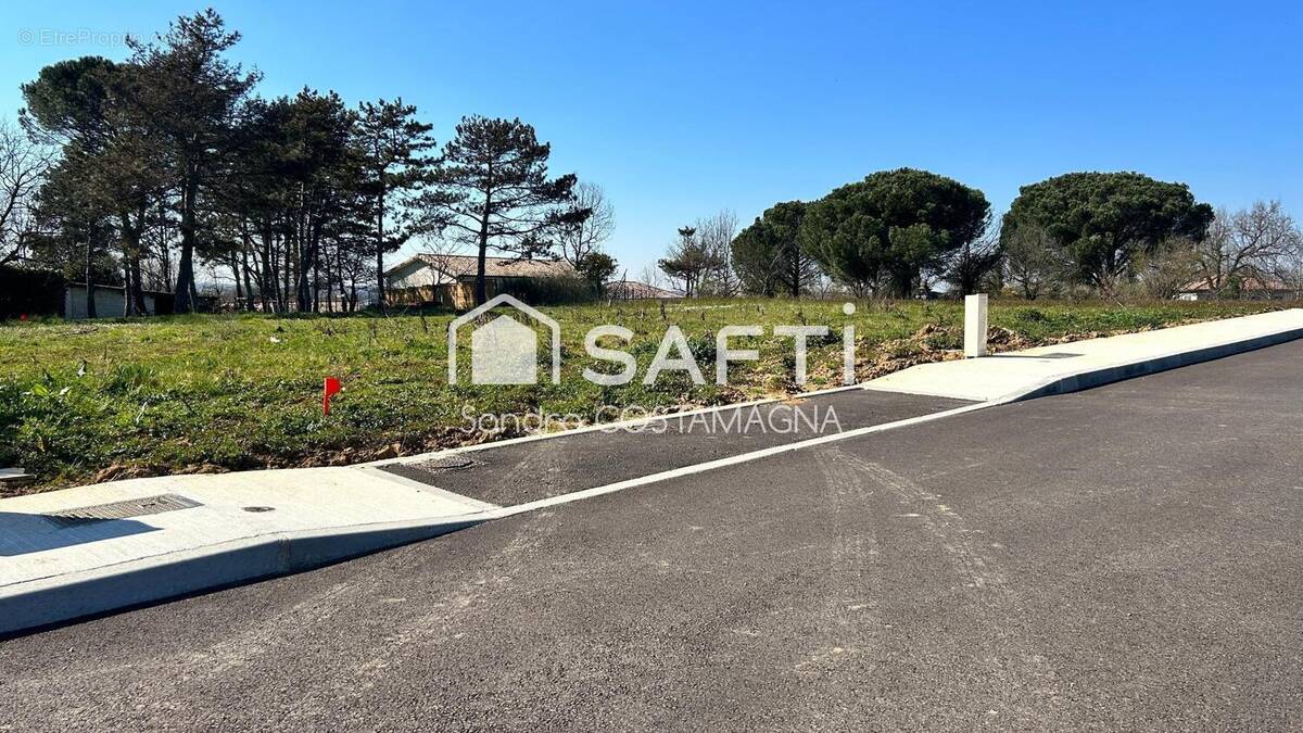 Photo 1 - Terrain à MONTBARTIER