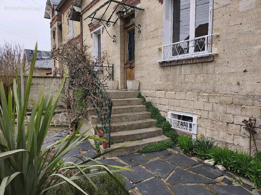 Maison à BEAUMONT-SUR-OISE