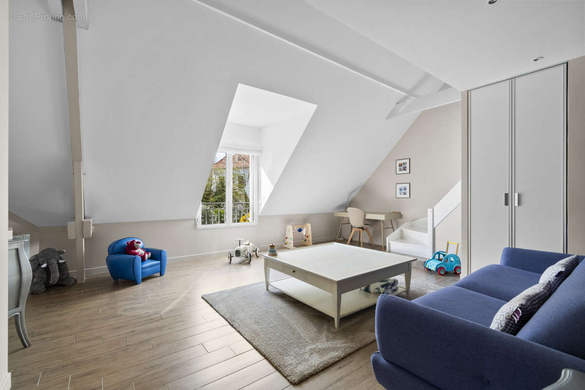 Maison à MORAINVILLIERS