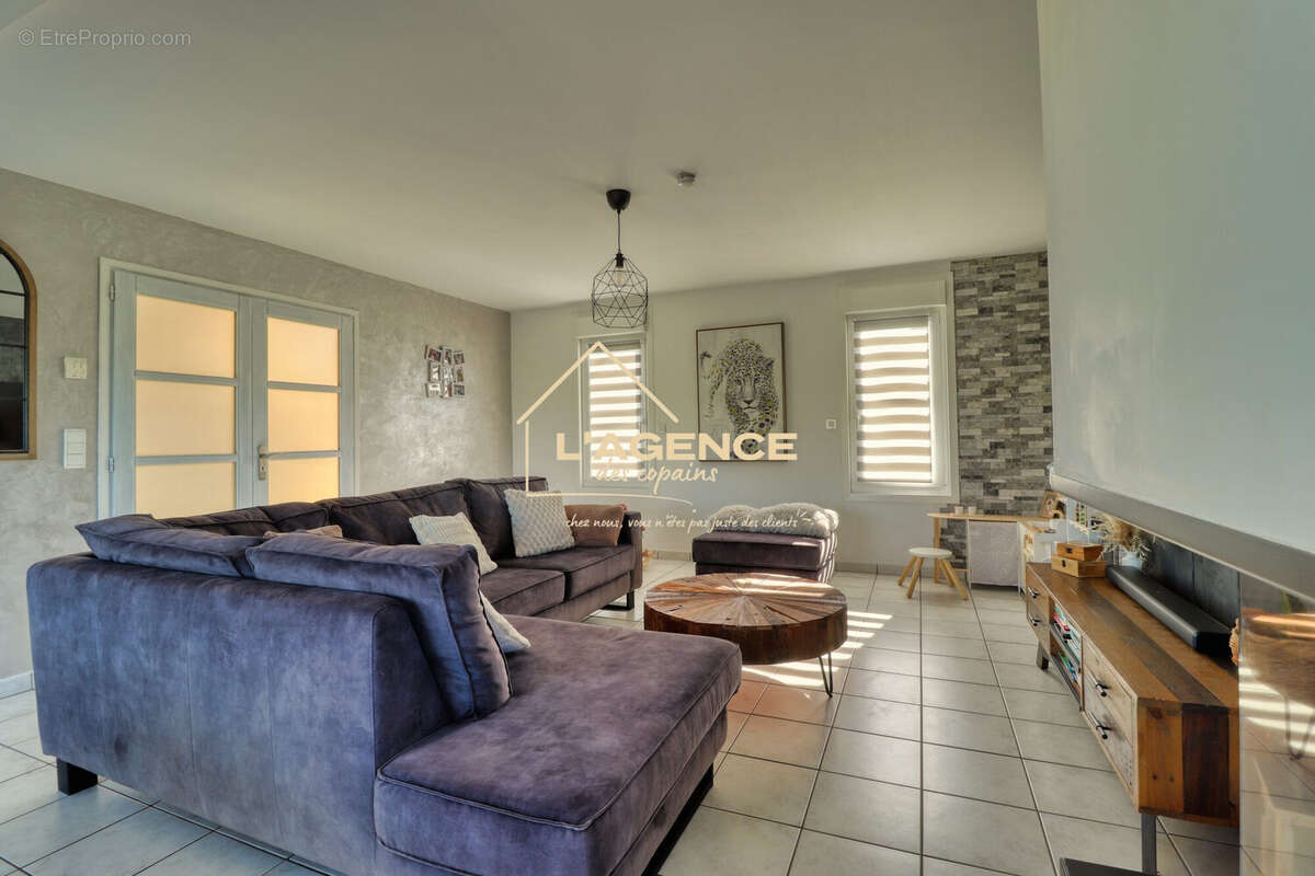 Maison à CALONNE-SUR-LA-LYS