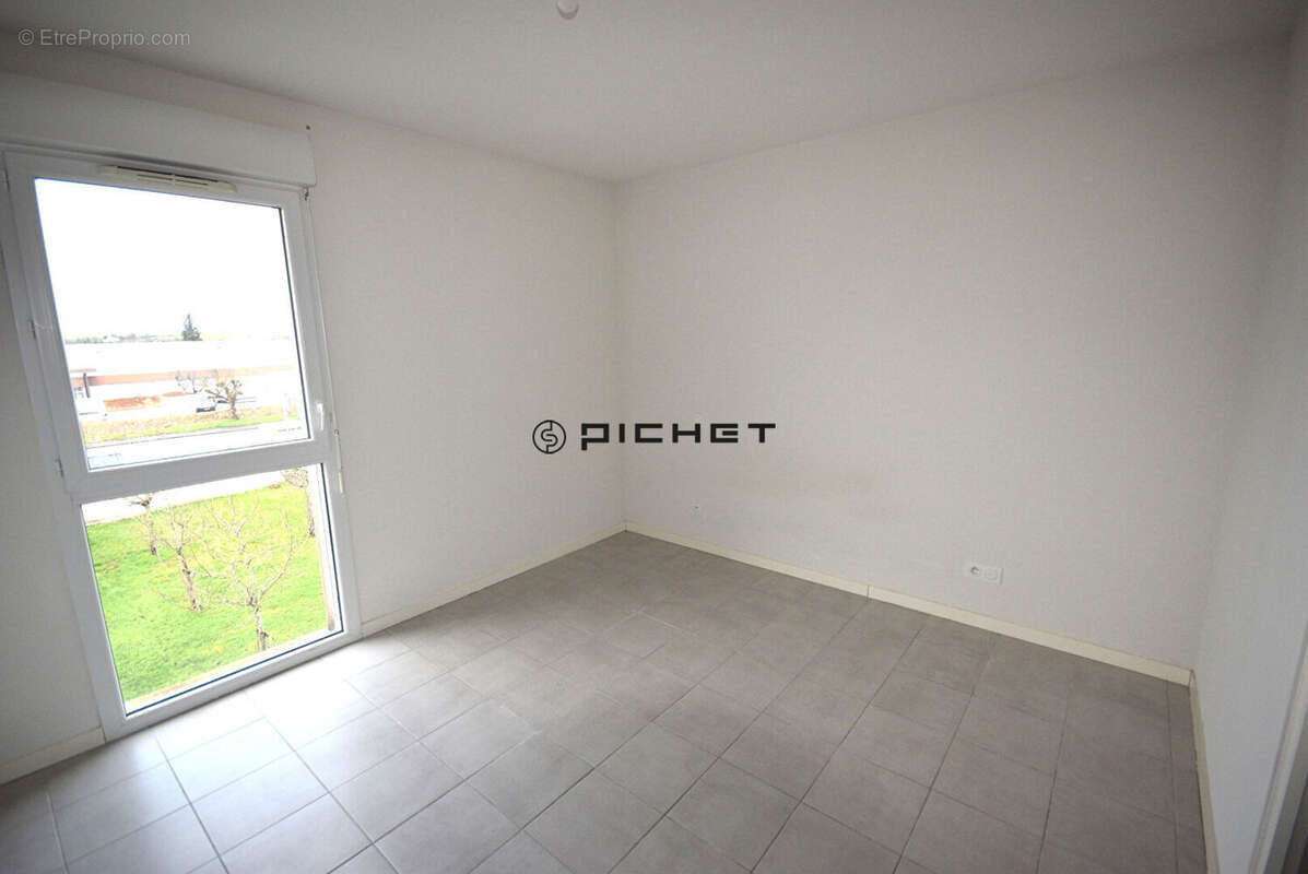 Appartement T2 avec ascenseur terrasse et parking. - photo 3
