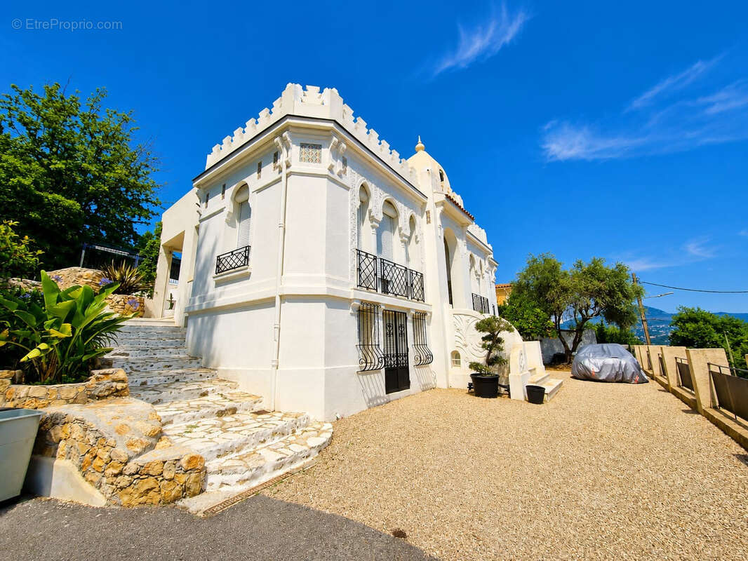 Propriété exceptionnelle de 1800 m2 avec demeure de Maître de style byzantin sur la Côte d'Azur (hauteurs CAGN - photo 12