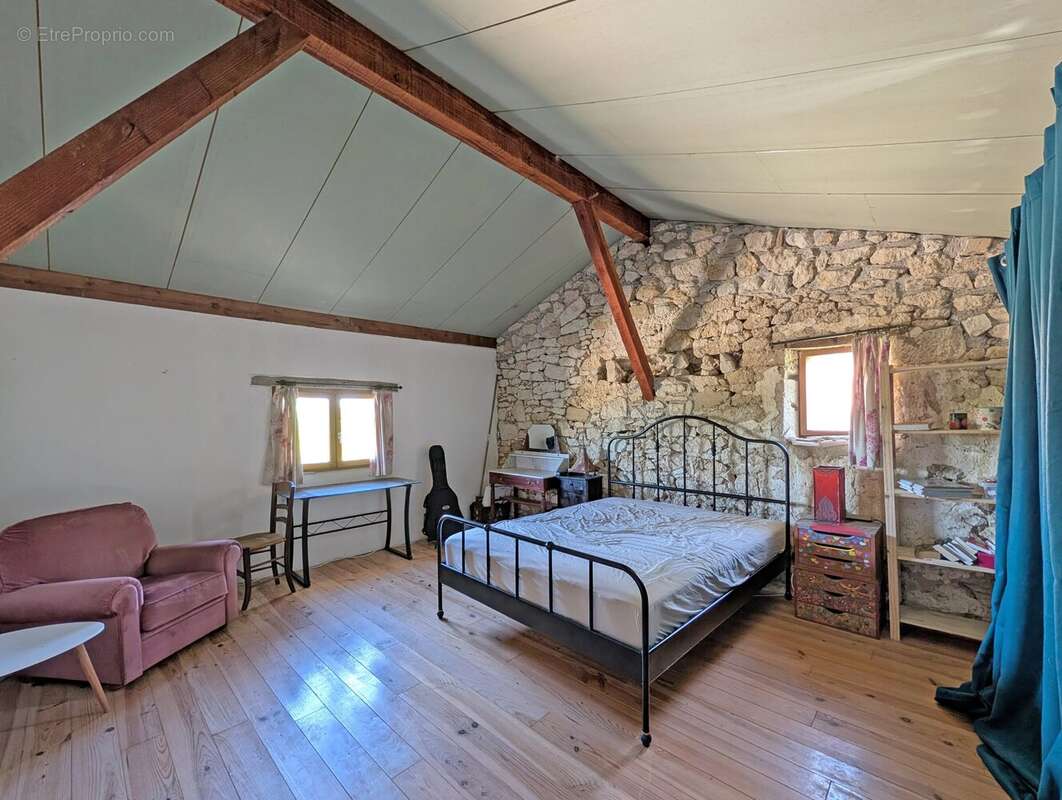 Maison à MONBAHUS