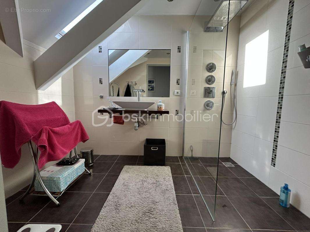 Maison 8 pièces 5 chambres de 205m² à VILLEBLEVIN (89340) - photo 13