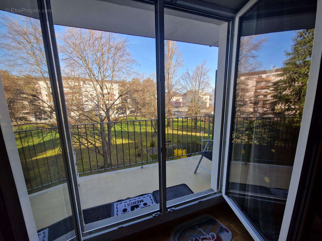Idéal investissement   F3 avec balcons proche frontière suisse - photo 8