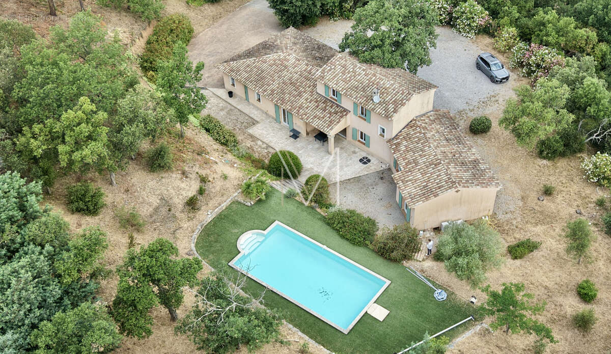 Maison à PLAN-DE-LA-TOUR