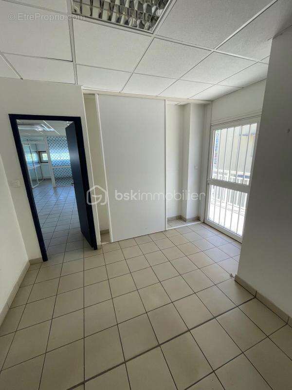 Commerce à SAINT-DENIS