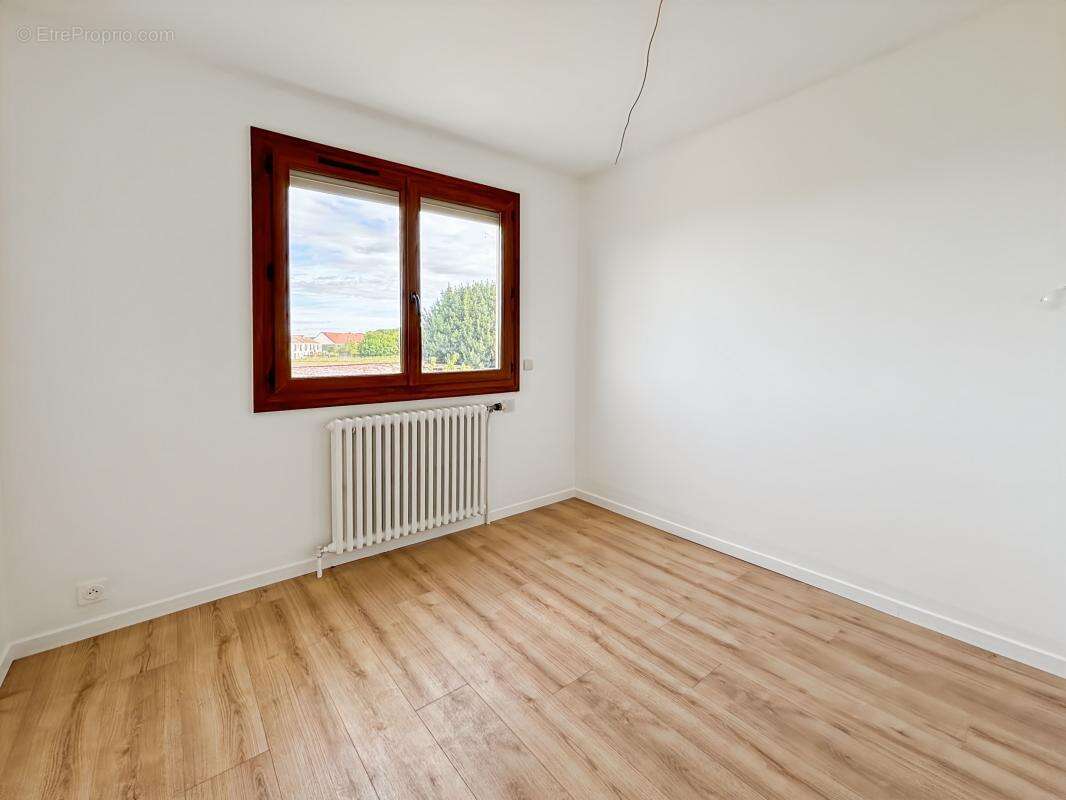 Appartement à MAUCHAMPS