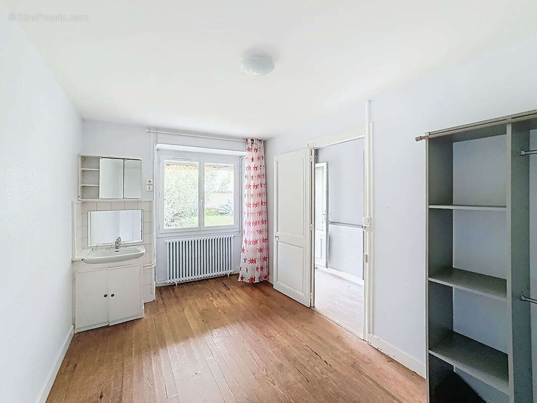 Maison à CHATEAUBERNARD