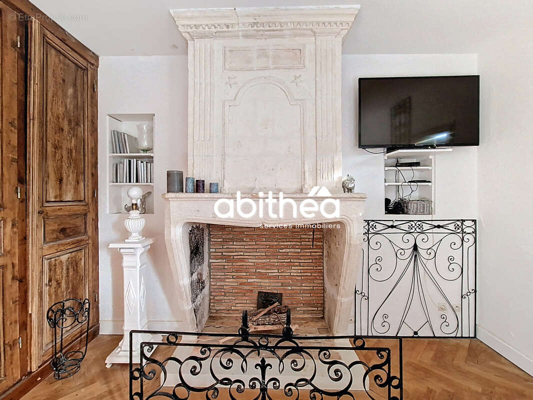 Maison à SAINT-BONNET-SUR-GIRONDE