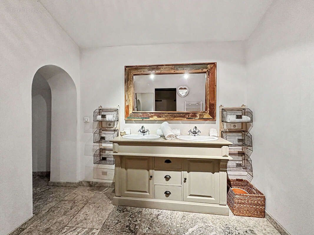 Maison de caractère avec gîte indépendant, piscine, garage et 5 000 m² à vendre à Moulès - photo 14