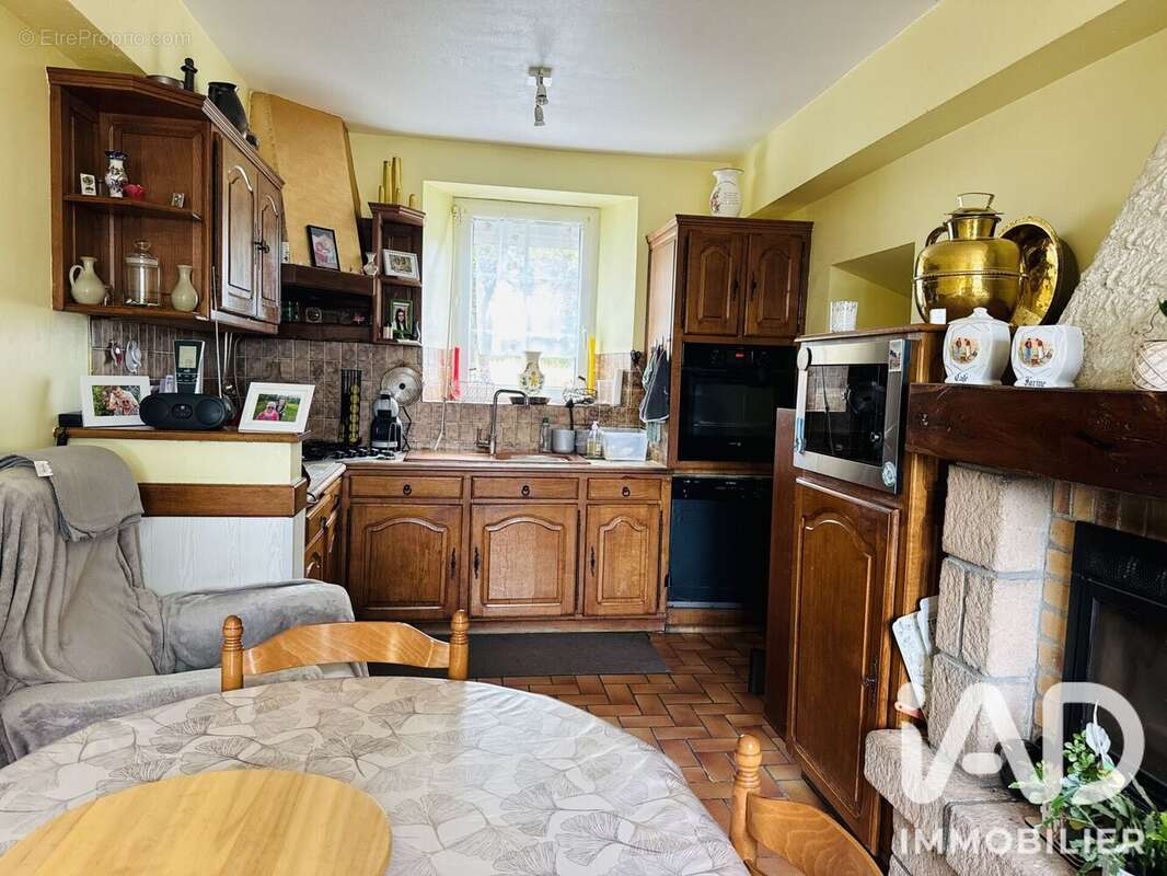 Maison 90 m² à La Barre-De-Semilly  - photo 6