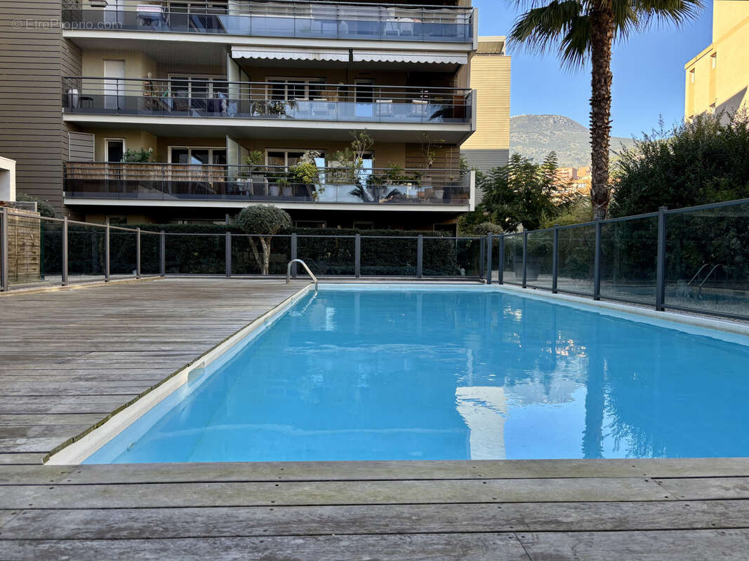 Appartement à ROQUEBRUNE-CAP-MARTIN