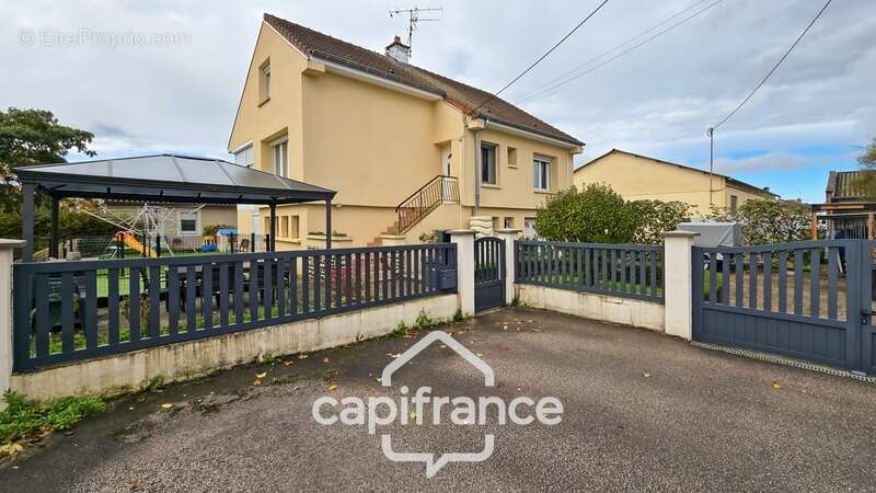 Maison à SAINT-MARCEL