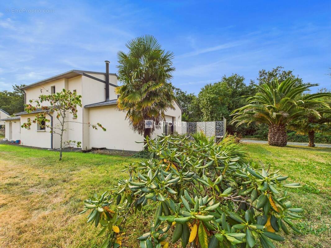 Maison à POULDREUZIC