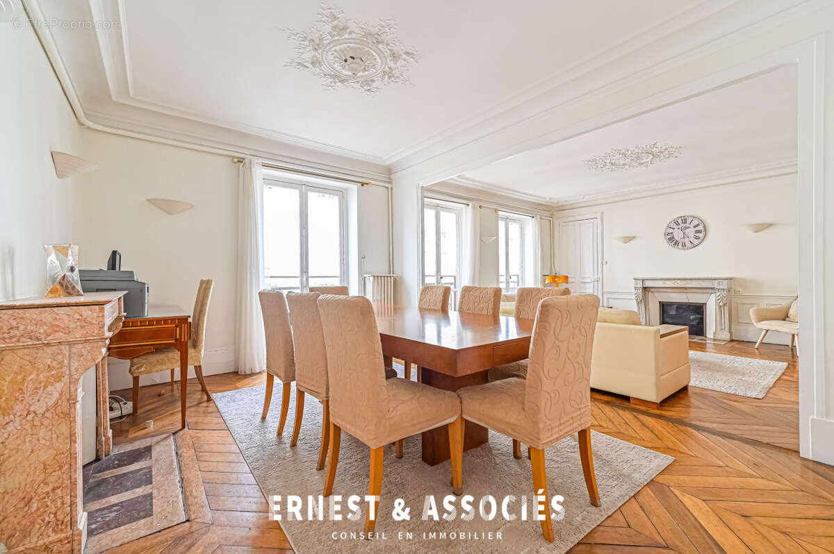 Appartement à PARIS-10E