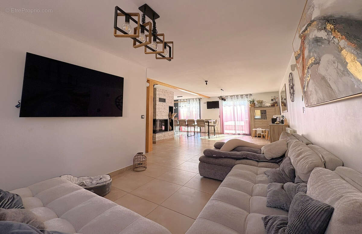 Maison à AMBERIEUX-EN-DOMBES