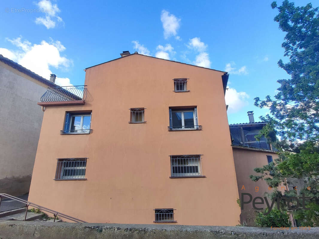 Maison à LATOUR-DE-FRANCE