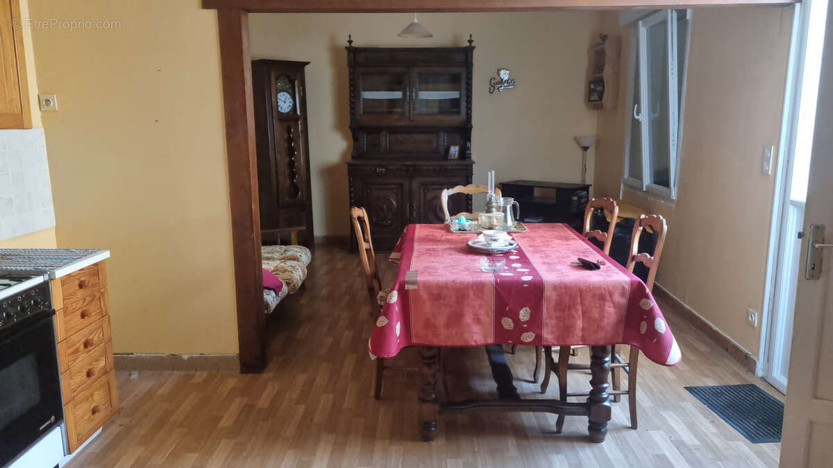 Appartement à POMMERIT-LE-VICOMTE