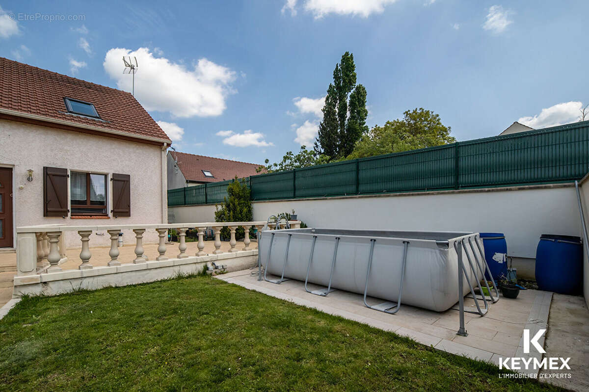 Maison à ENNERY