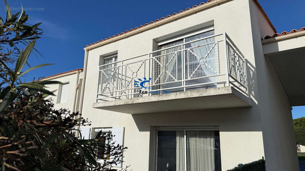 Exclusivite lagord appartement 64 m² 2 chambres, parking et balcon - photo 2