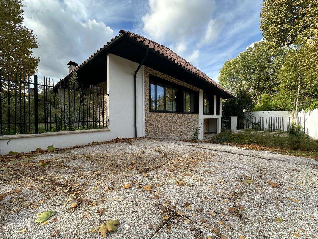 Maison à SAINT-MAUR-DES-FOSSES
