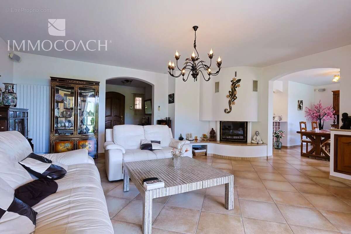 Villa avec piscine , garage proche du golf de Valvros - photo 6
