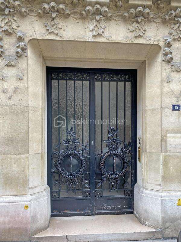 Appartement à PARIS-17E