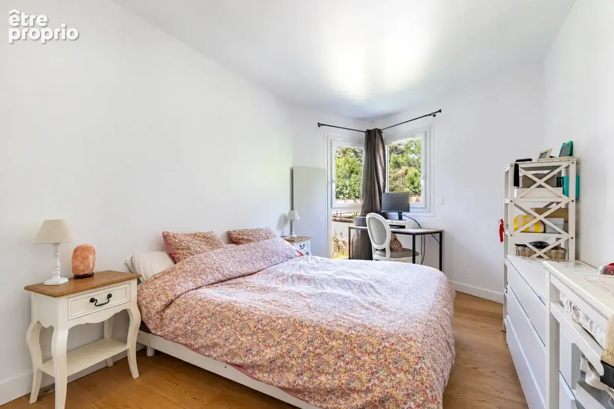 Appartement - 98 m2 - 4 pièces - 3 chambres - Balcon - photo 6